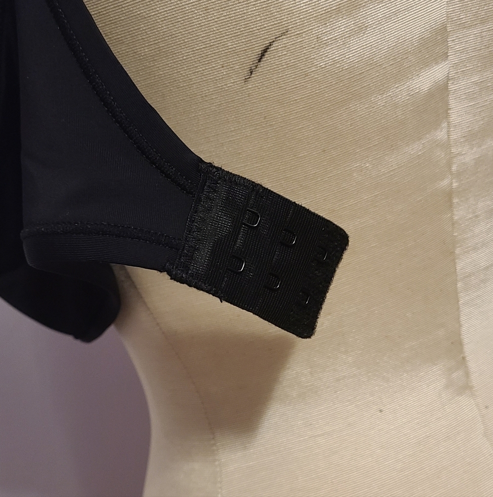 Tahari Black Moulded Wireless Bra - Picture 7 of 11